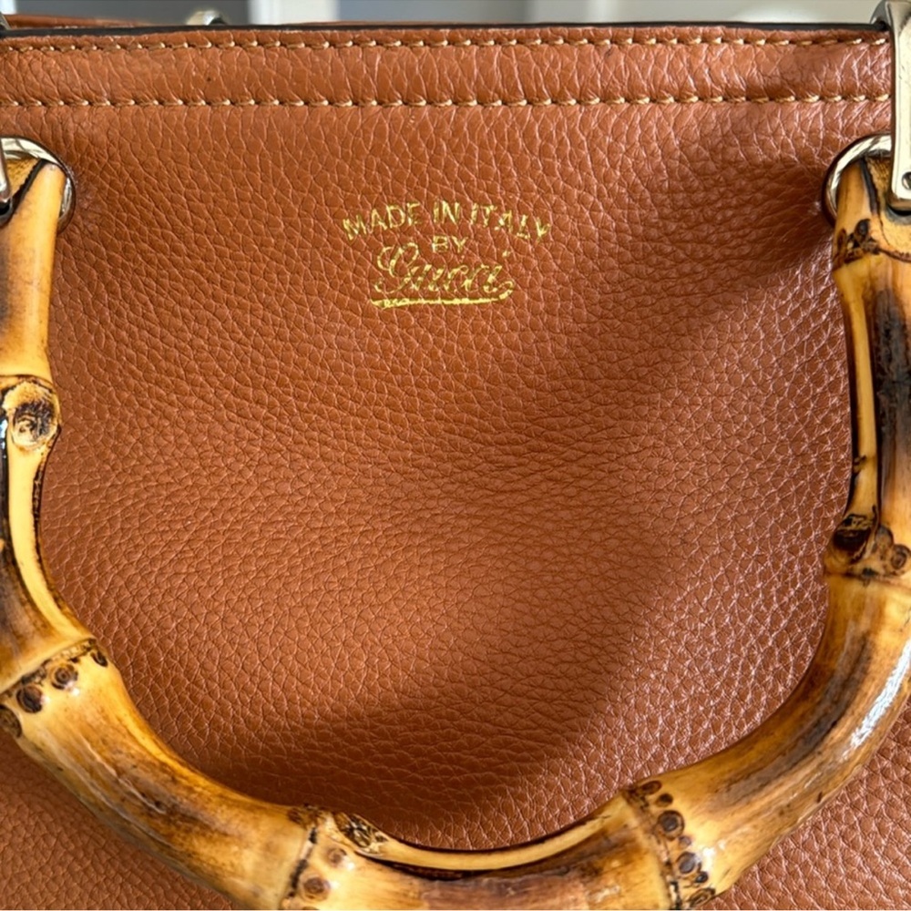 Bamboo handle Gucci bag-NOT authentic